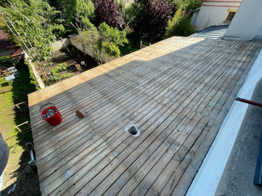 Chantier de couverture de Couvreur & Co près de Montrouge